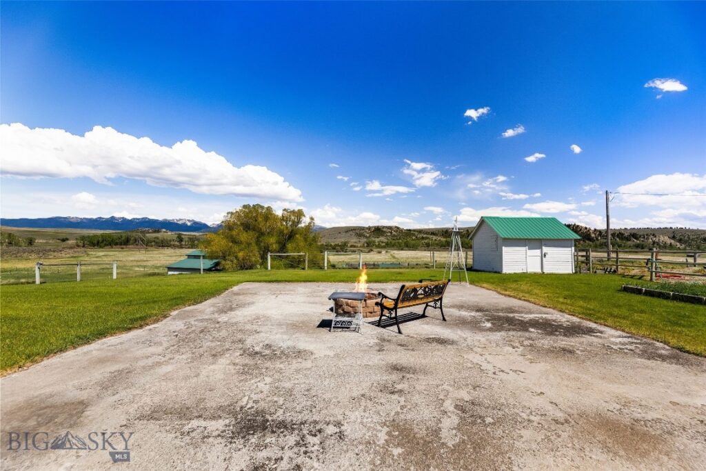 21 Mcpherson Lane, Wilsall MT 59086