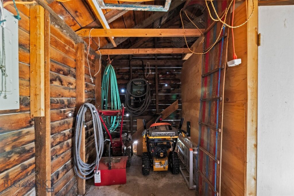 21 Mcpherson Lane, Wilsall MT 59086