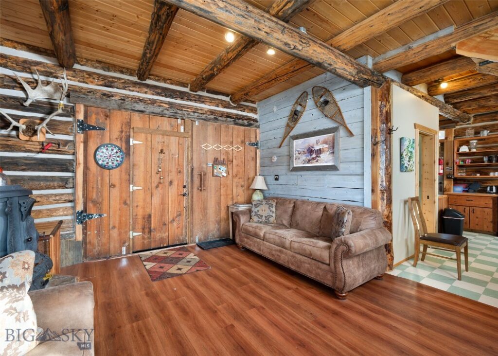 212 Hebgen Lodge Road, West Yellowstone MT 59758