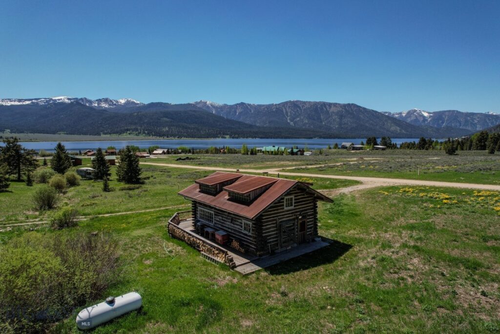 212 Hebgen Lodge Road, West Yellowstone MT 59758