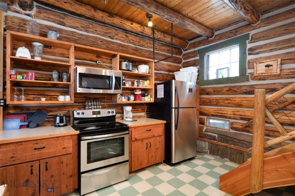 212 Hebgen Lodge Road, West Yellowstone MT 59758