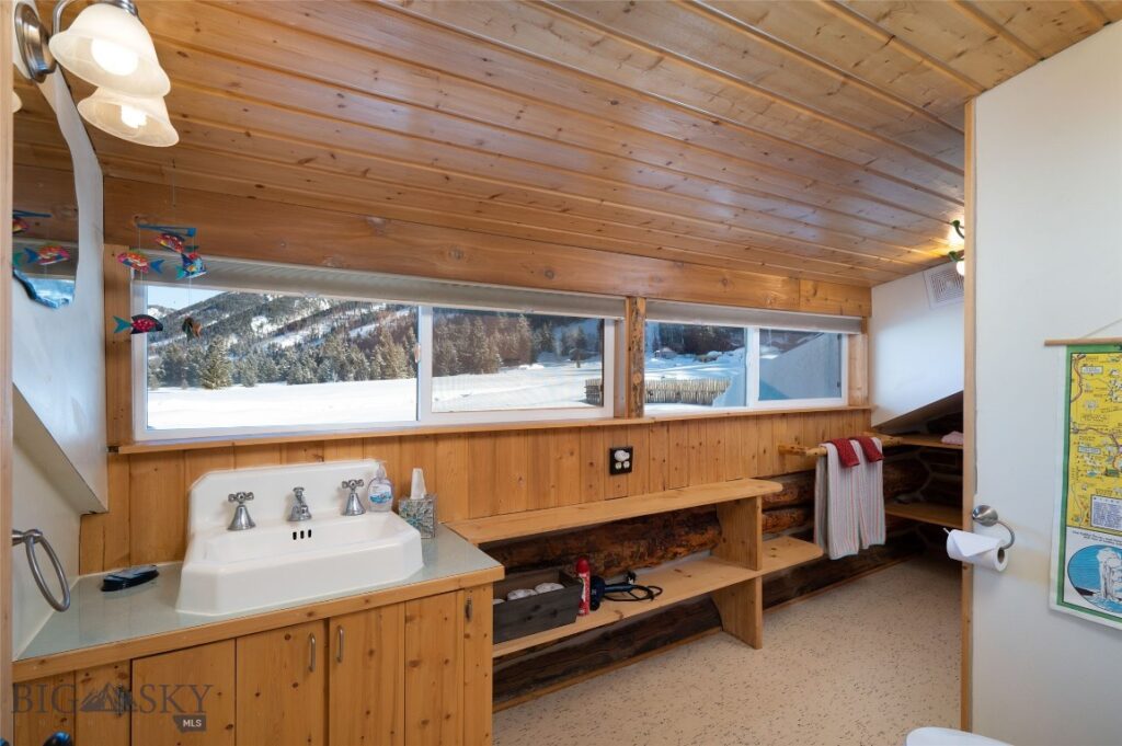 212 Hebgen Lodge Road, West Yellowstone MT 59758