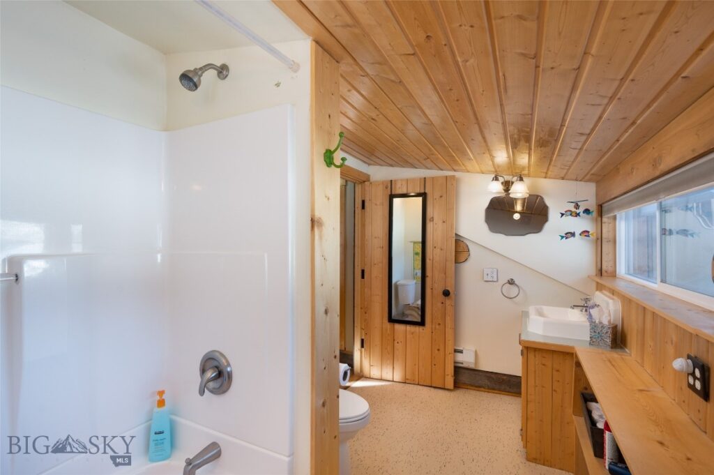 212 Hebgen Lodge Road, West Yellowstone MT 59758