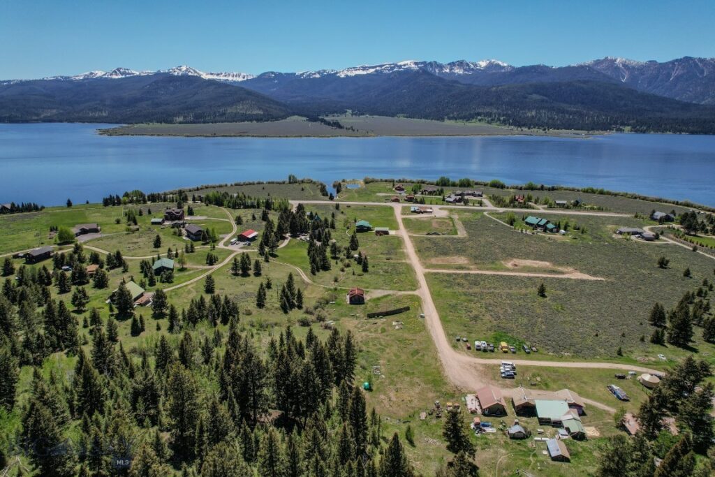 212 Hebgen Lodge Road, West Yellowstone MT 59758