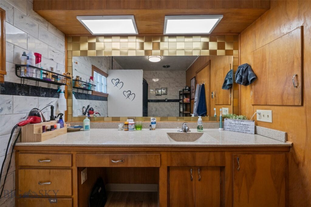 2124 Roberts, Butte MT 59701