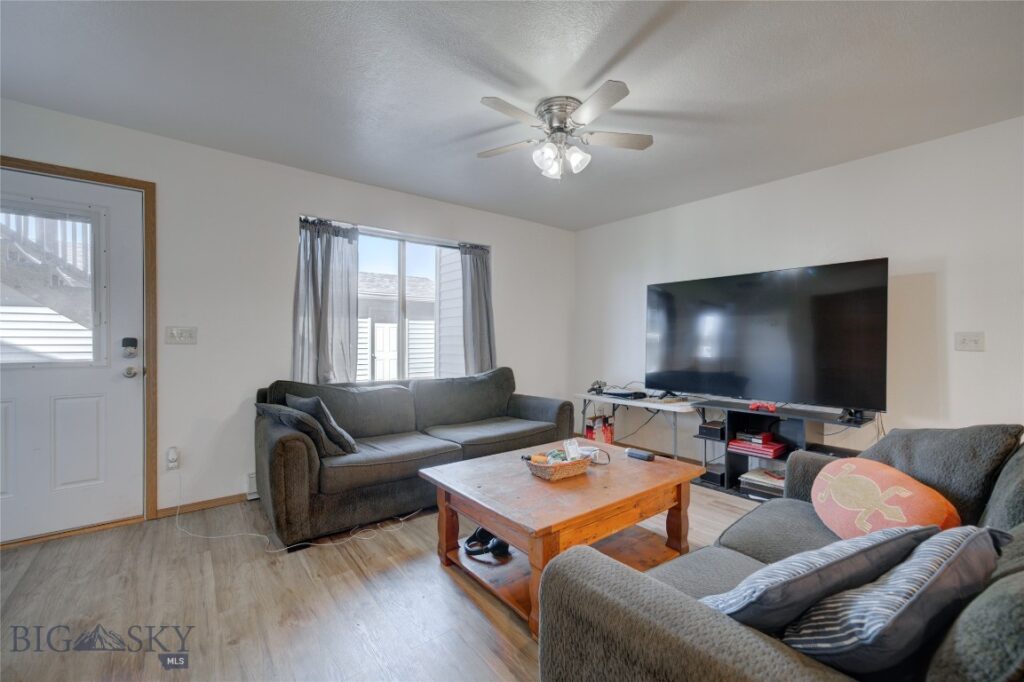 216 Show Place, Belgrade MT 59714