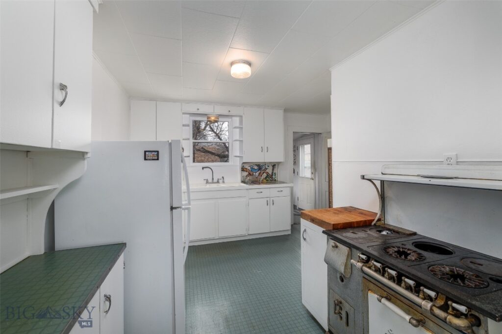 226 S E Street, Livingston MT 59047