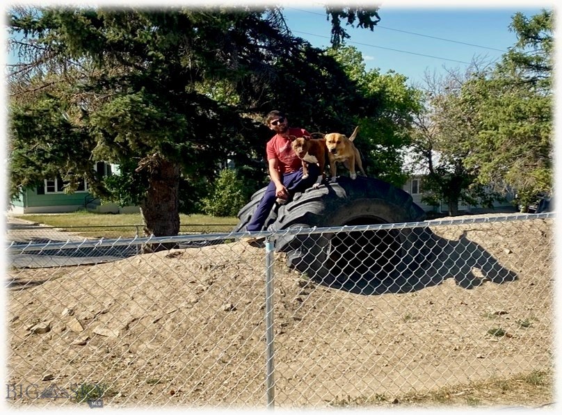 229 2nd Avenue SE, Cut Bank MT 59427