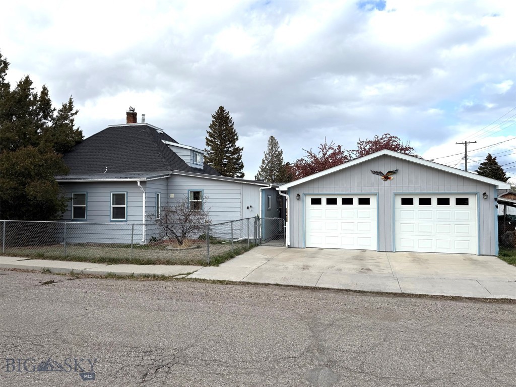 236 S Dakota Street, Dillon MT 59725