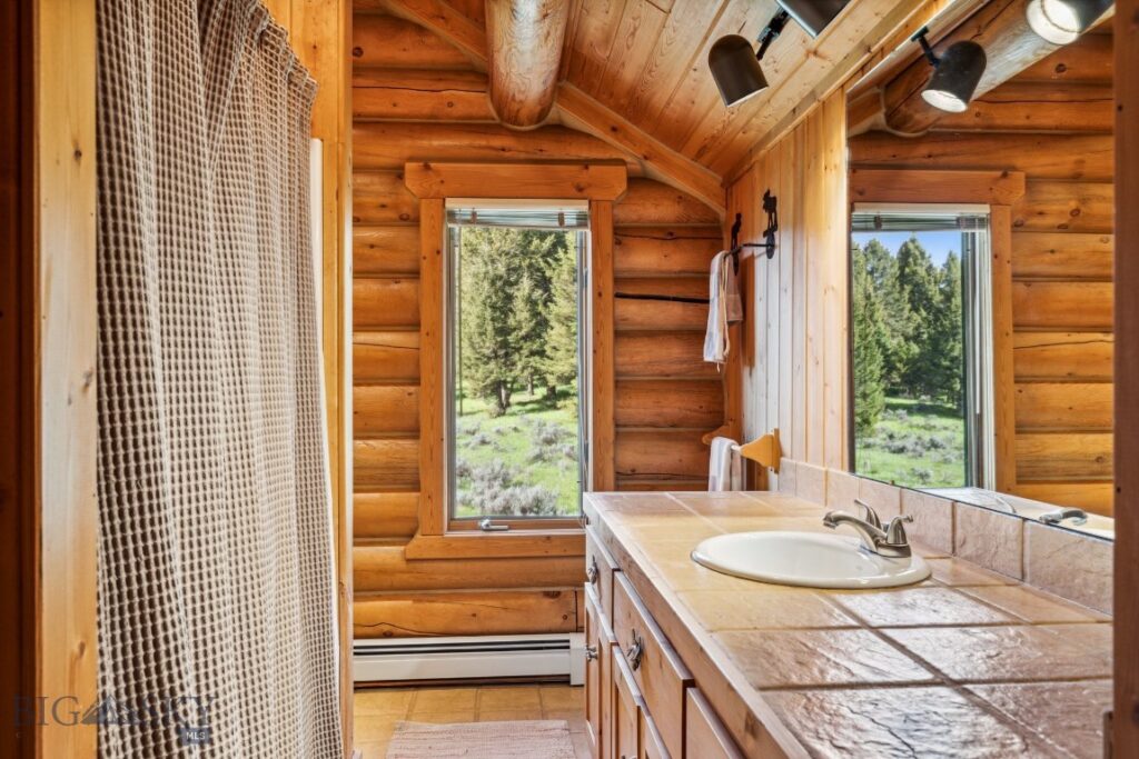 238 Great Gray Hollow, Gallatin Gateway MT 59730