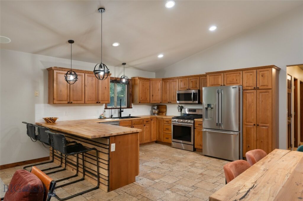 2490 E Cedar Meadows Lane, Manhattan MT 59741