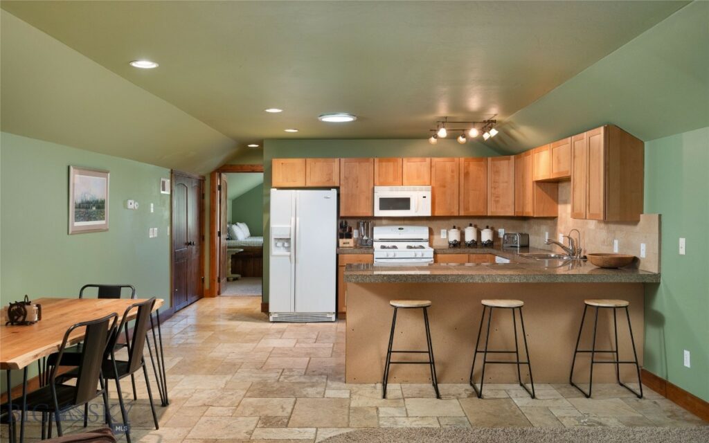 2490 E Cedar Meadows Lane, Manhattan MT 59741