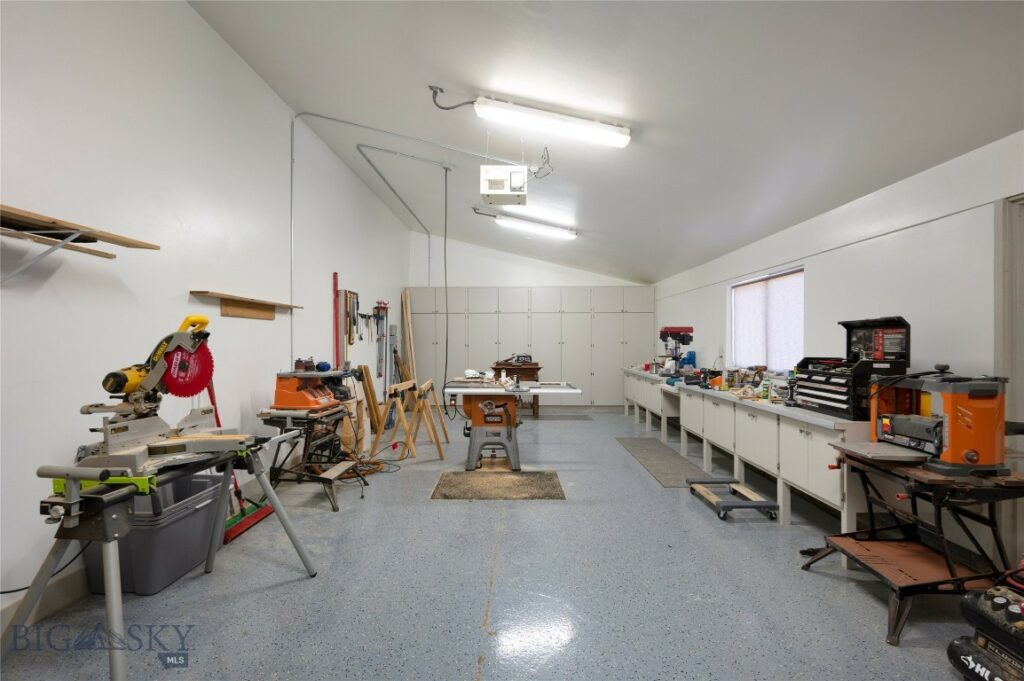 2490 E Cedar Meadows Lane, Manhattan MT 59741