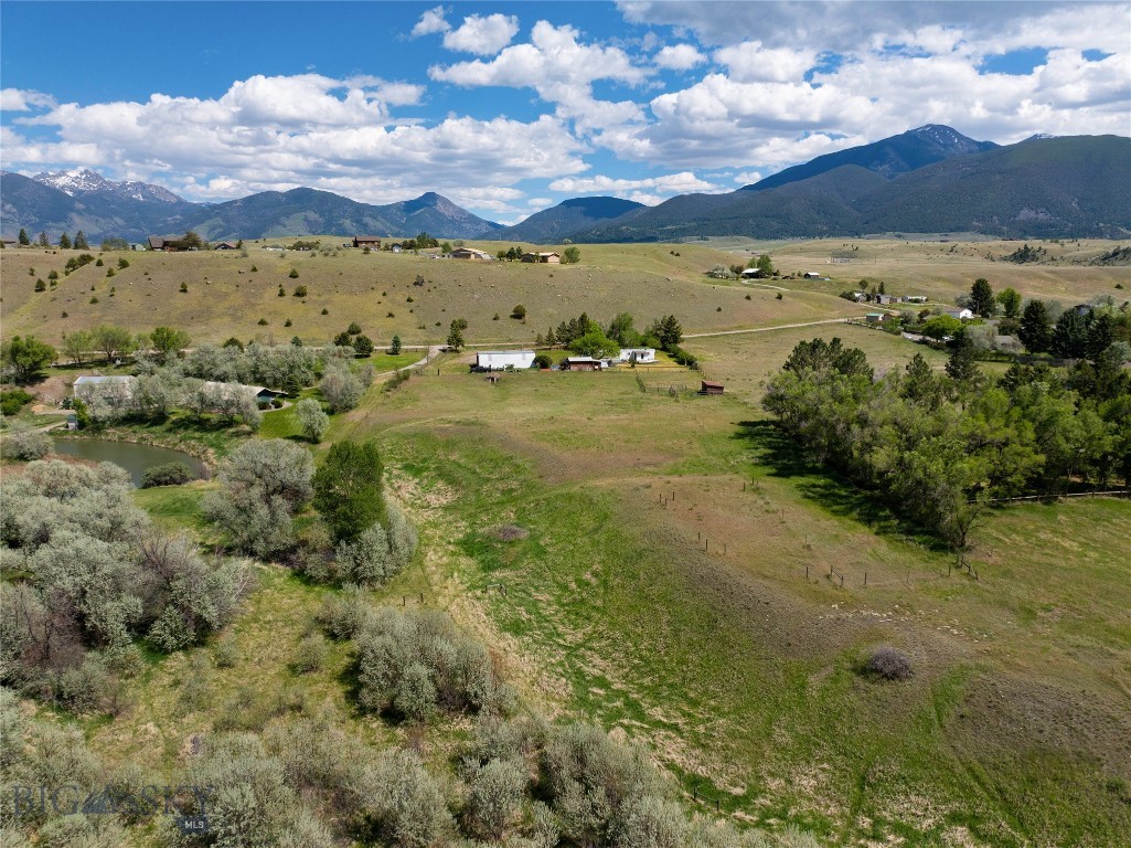 25 Emigrant Meadows Road, Emigrant MT 59065