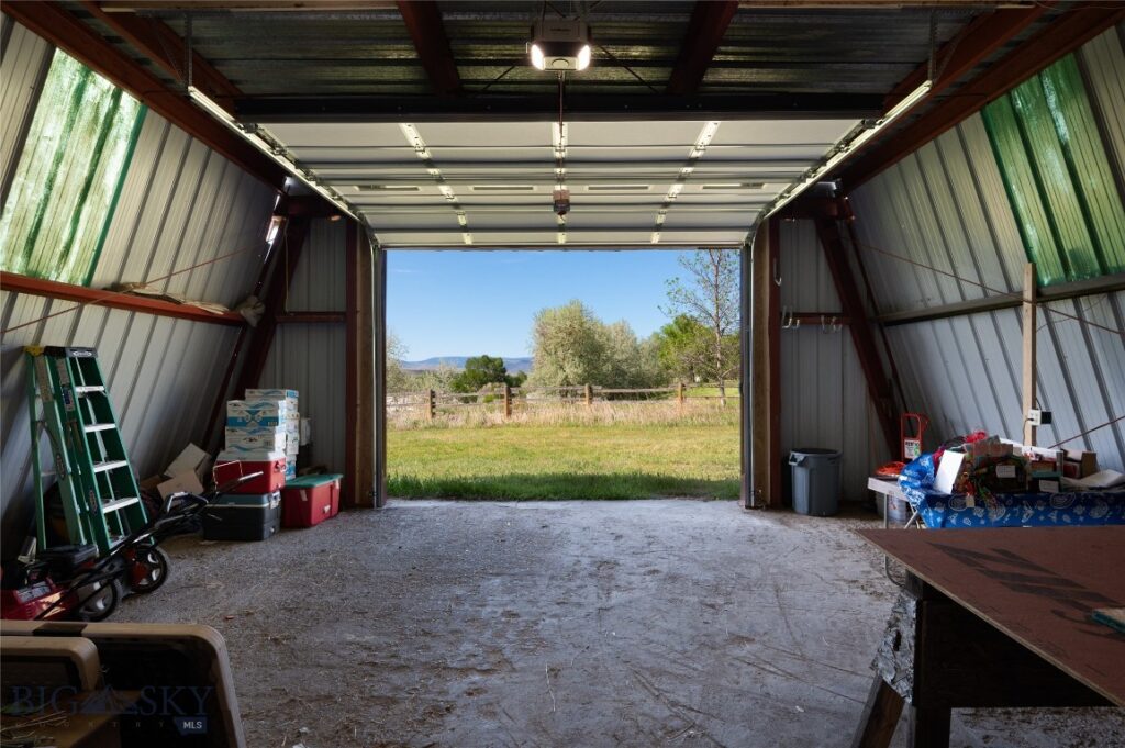 25 Emigrant Meadows Road, Emigrant MT 59065