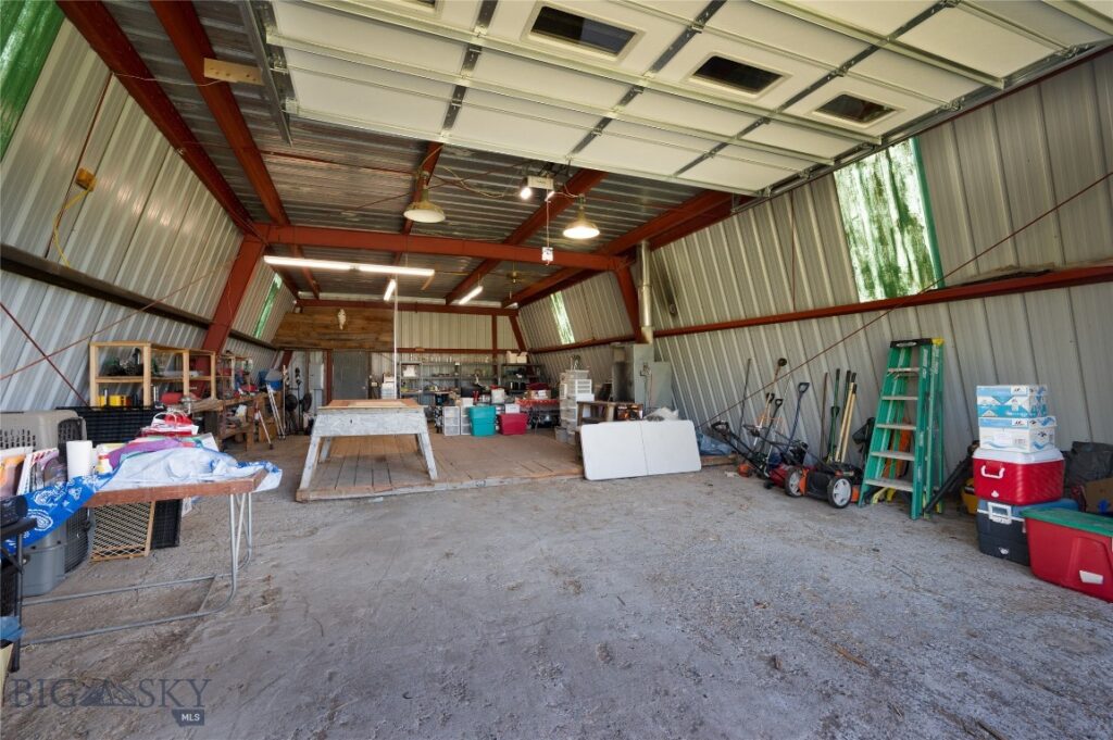 25 Emigrant Meadows Road, Emigrant MT 59065