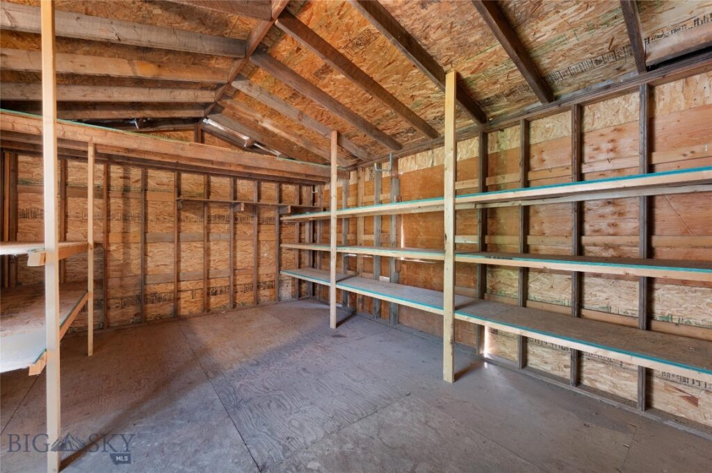 25 Emigrant Meadows Road, Emigrant MT 59065