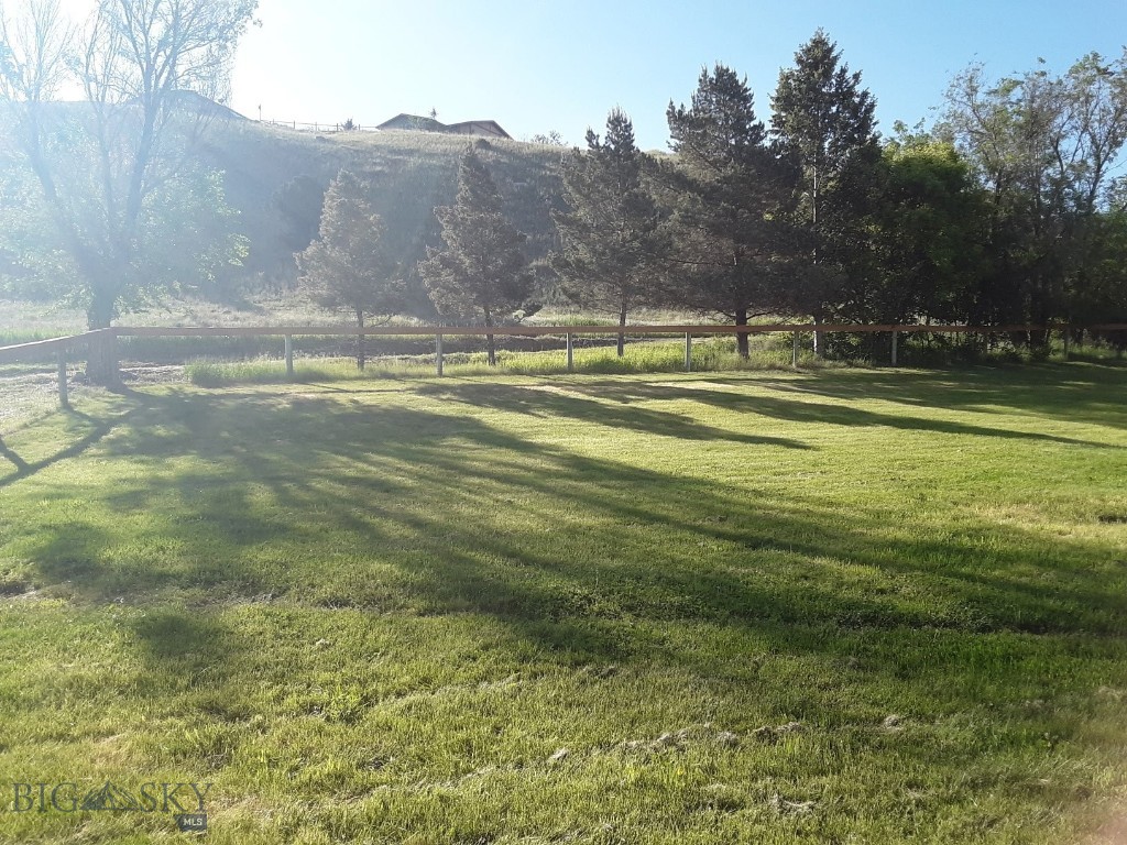 25 Emigrant Meadows Road, Emigrant MT 59065