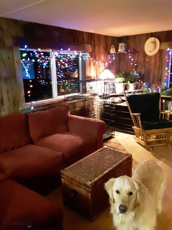 25 Emigrant Meadows Road, Emigrant MT 59065
