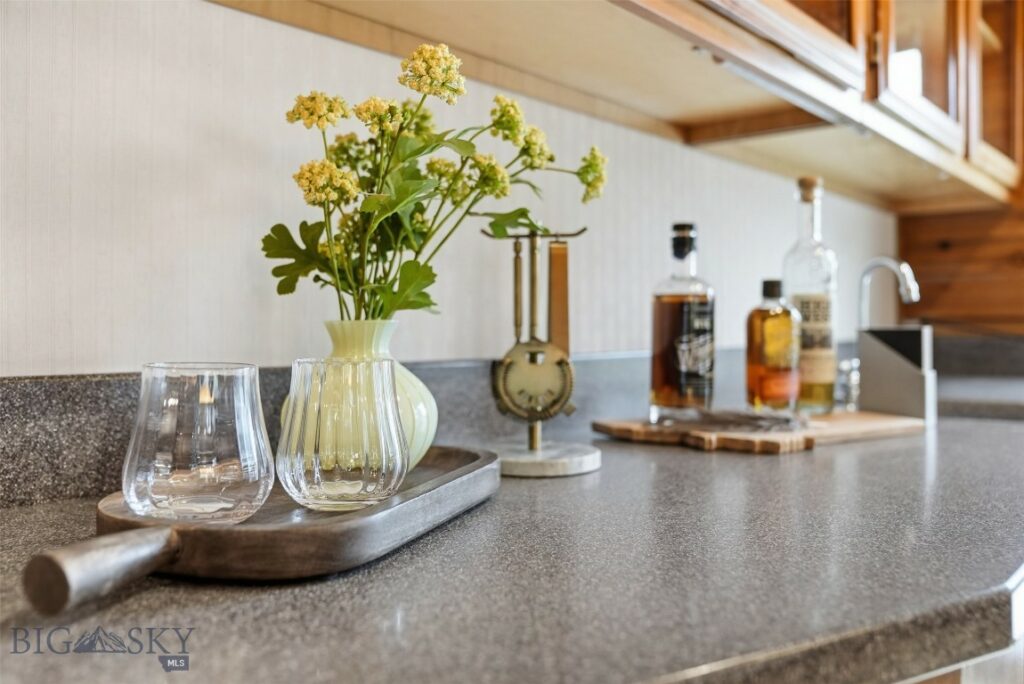 2500 Cottontail Road, Gallatin Gateway MT 59730