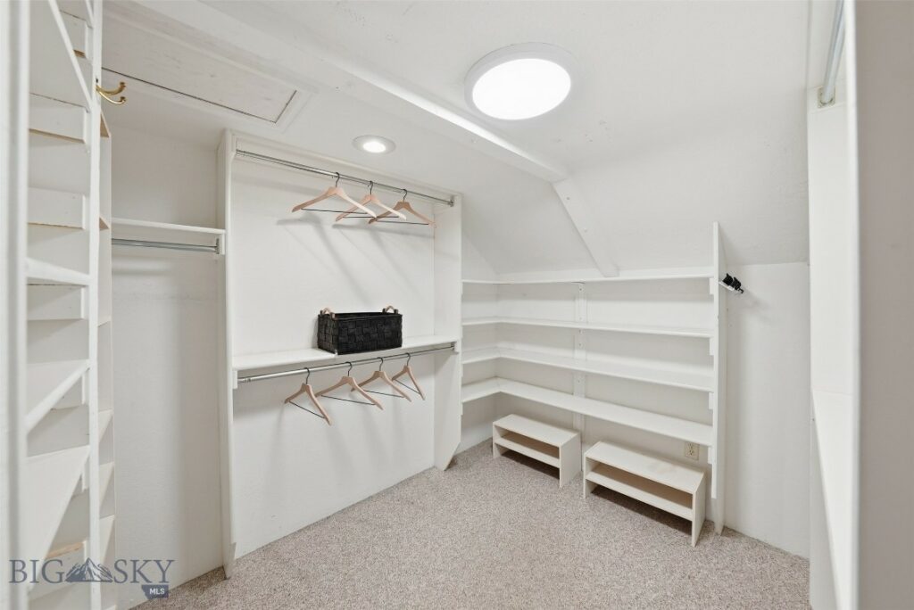 2500 Cottontail Road, Gallatin Gateway MT 59730