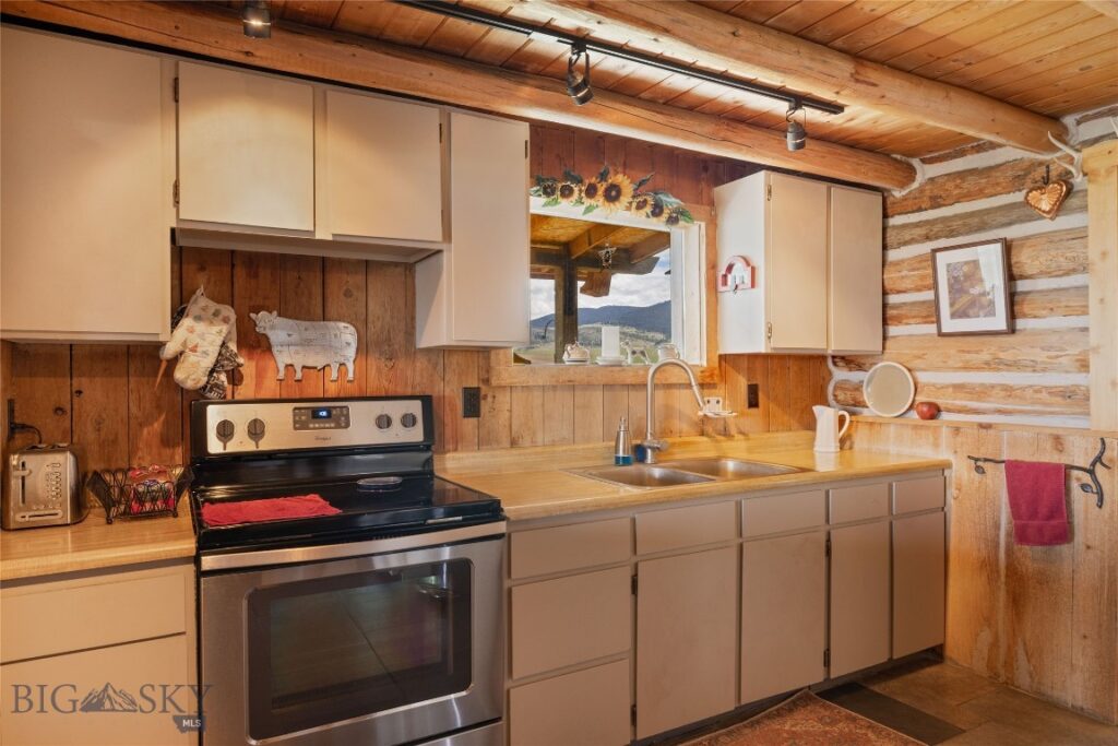 267 Hayfield Loop Trail, Ennis MT 59729