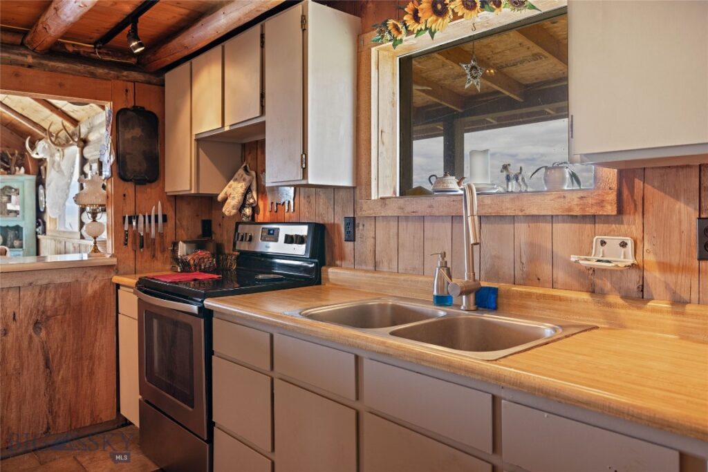 267 Hayfield Loop Trail, Ennis MT 59729