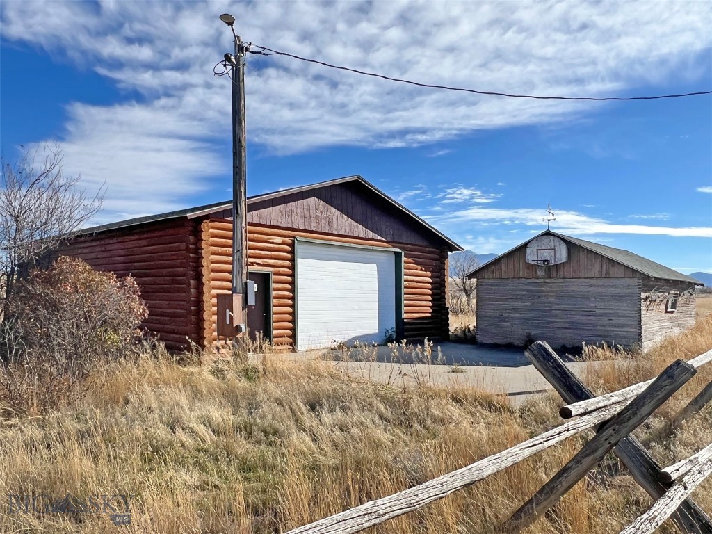 268 Davis Lane, Twin Bridges MT 59754