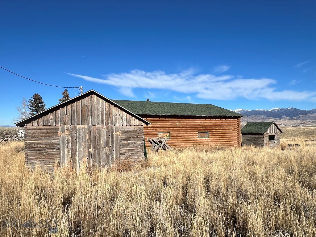 268 Davis Lane, Twin Bridges MT 59754