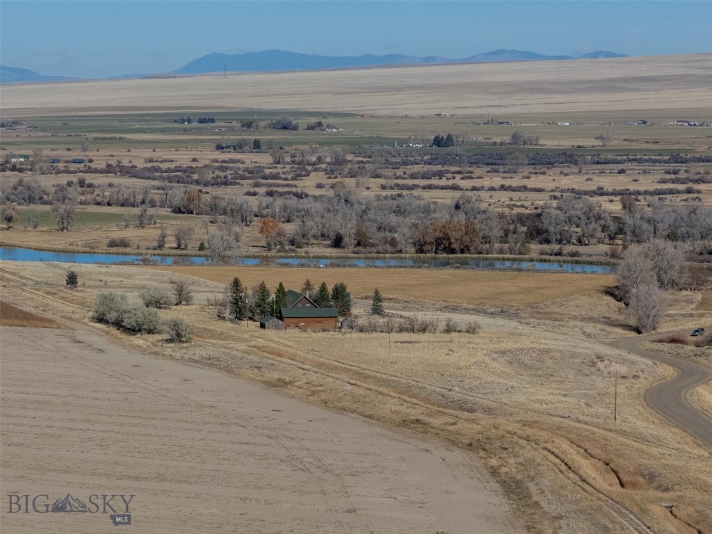 268 Davis Lane, Twin Bridges MT 59754