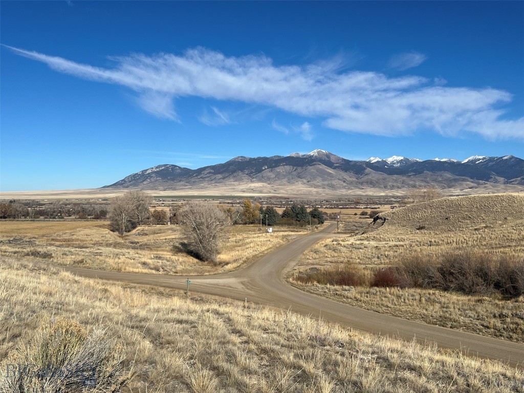 268 Davis Lane, Twin Bridges MT 59754