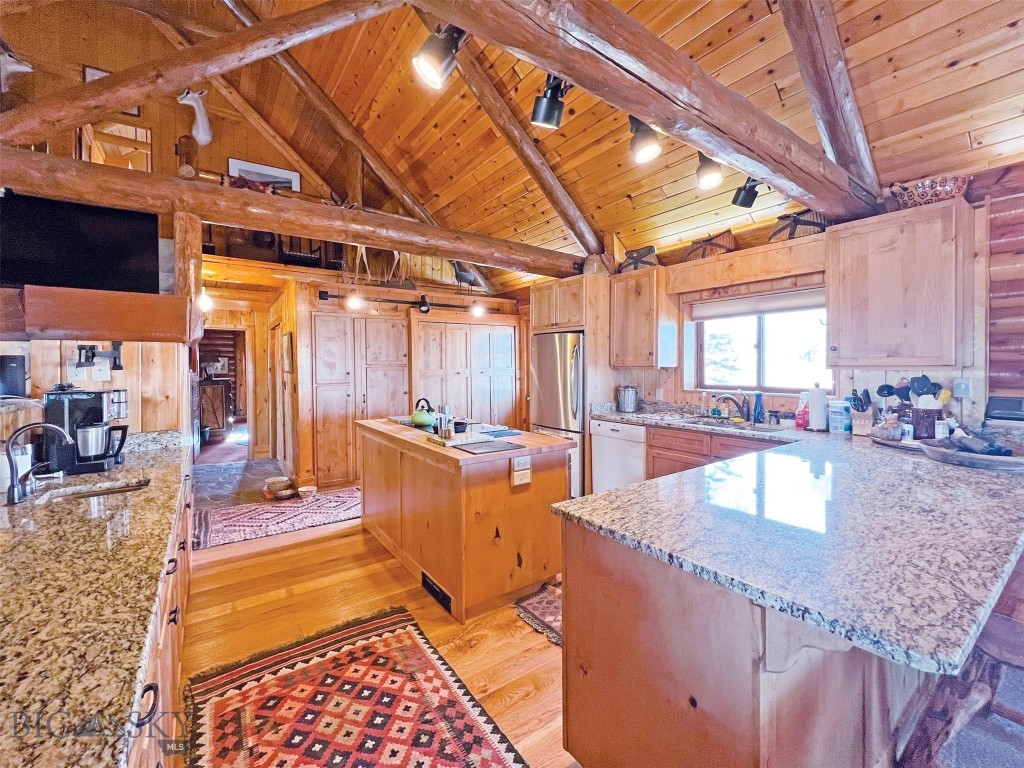 268 Davis Lane, Twin Bridges MT 59754