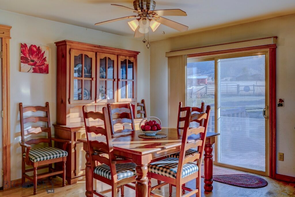 2702 E River Road, Livingston MT 59047