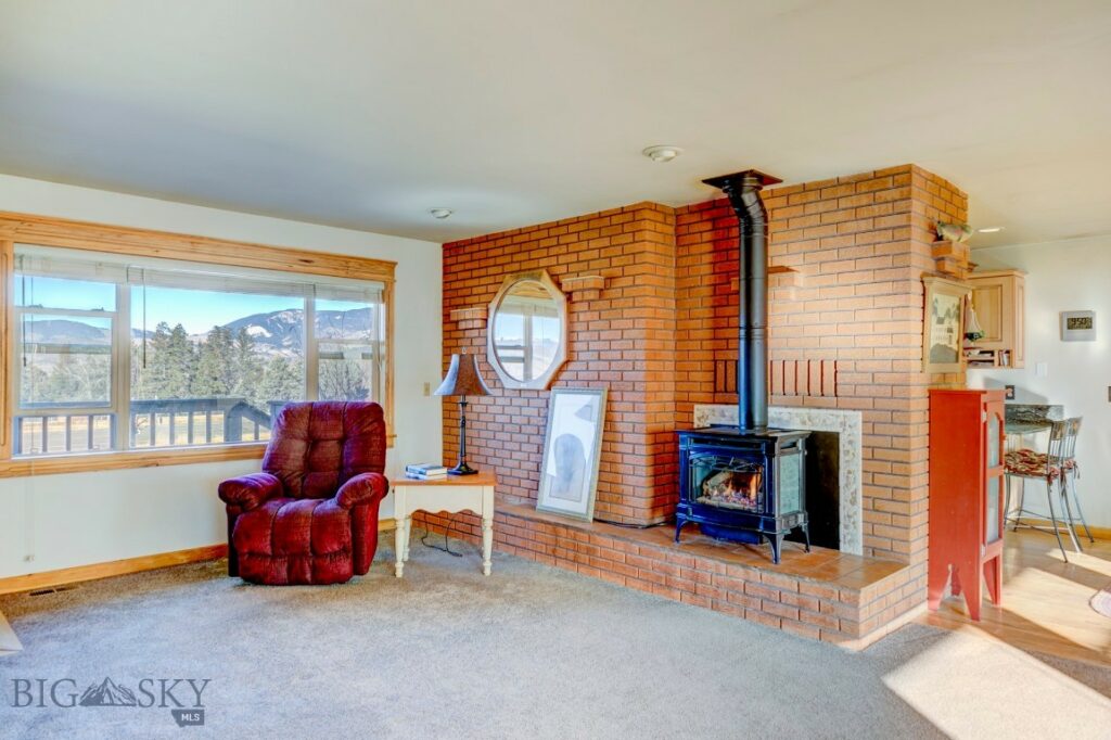 2702 E River Road, Livingston MT 59047