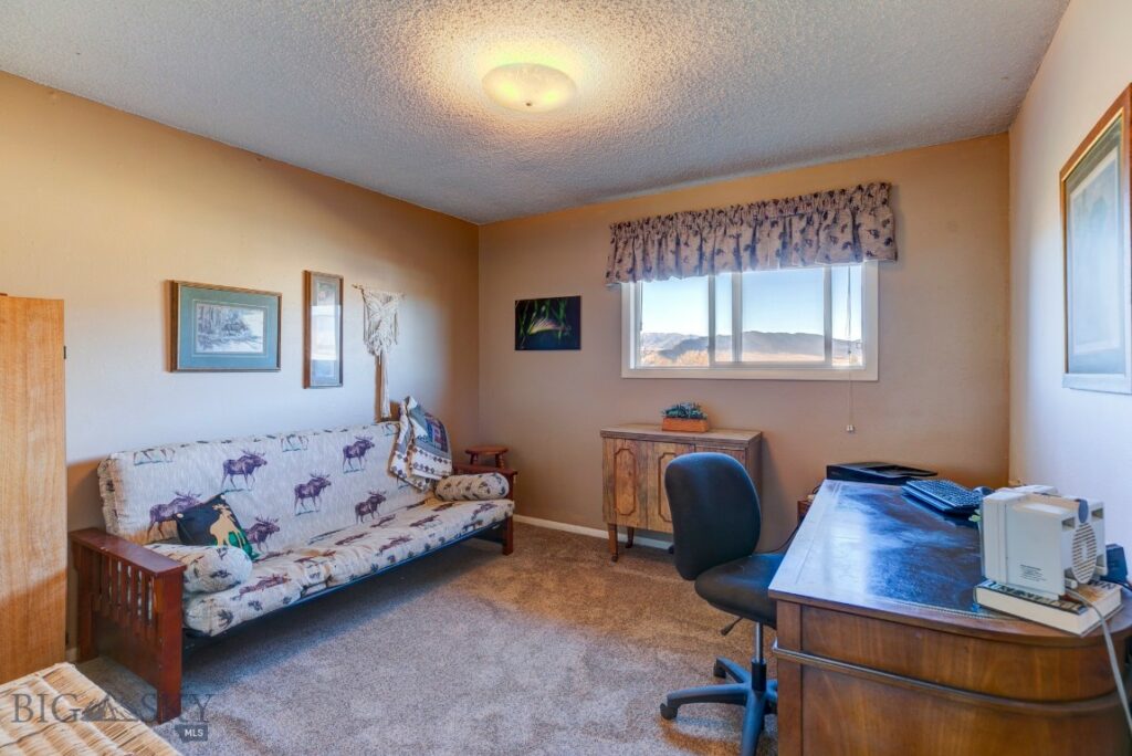 2702 E River Road, Livingston MT 59047