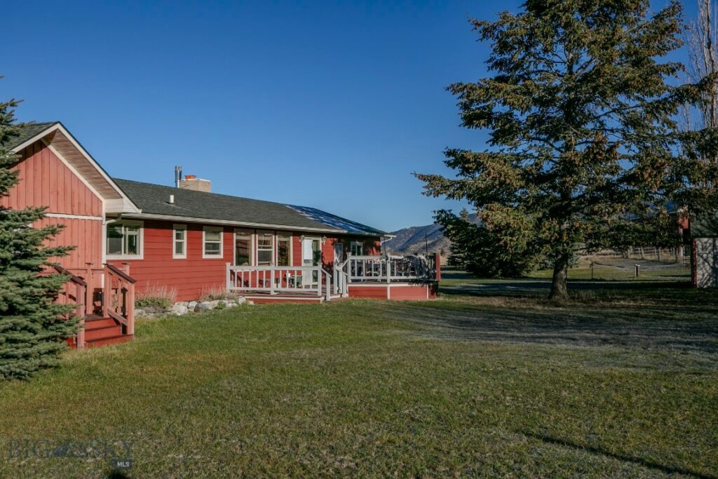2702 E River Road, Livingston MT 59047