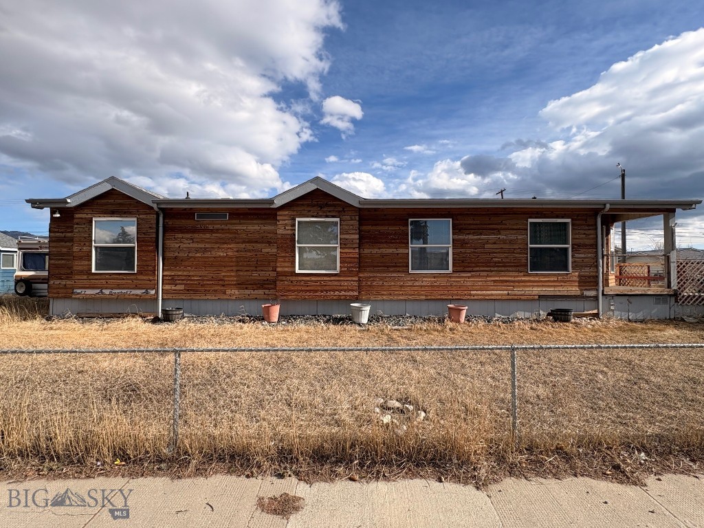 2708 S Montana, Butte MT 59701