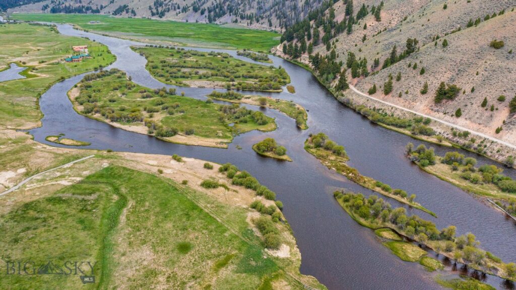 2833 Johnson Creek Road, Divide MT 59727