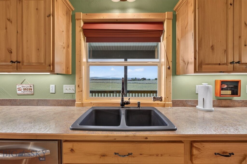 285 Catfish Lane, West Yellowstone MT 59758