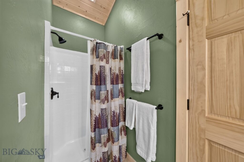 285 Catfish Lane, West Yellowstone MT 59758