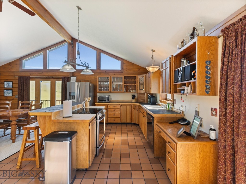 29 S Wineglass Loop S, Livingston MT 59047