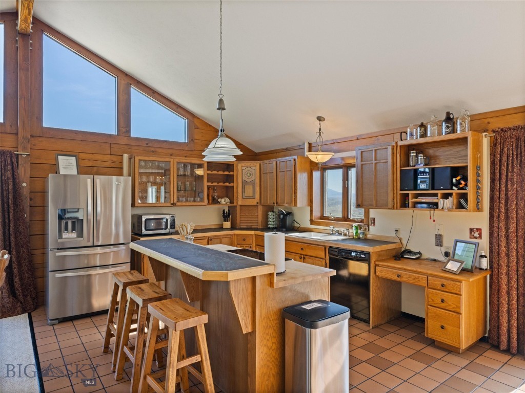 29 S Wineglass Loop S, Livingston MT 59047