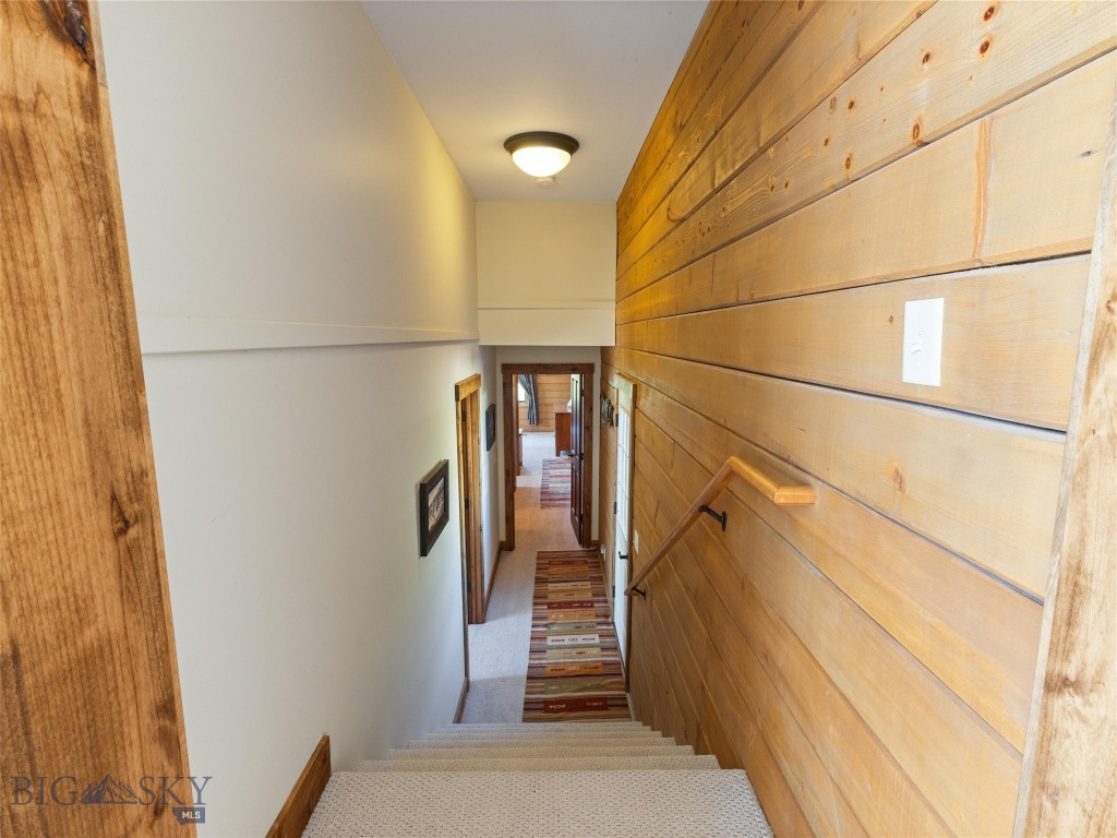 29 S Wineglass Loop S, Livingston MT 59047