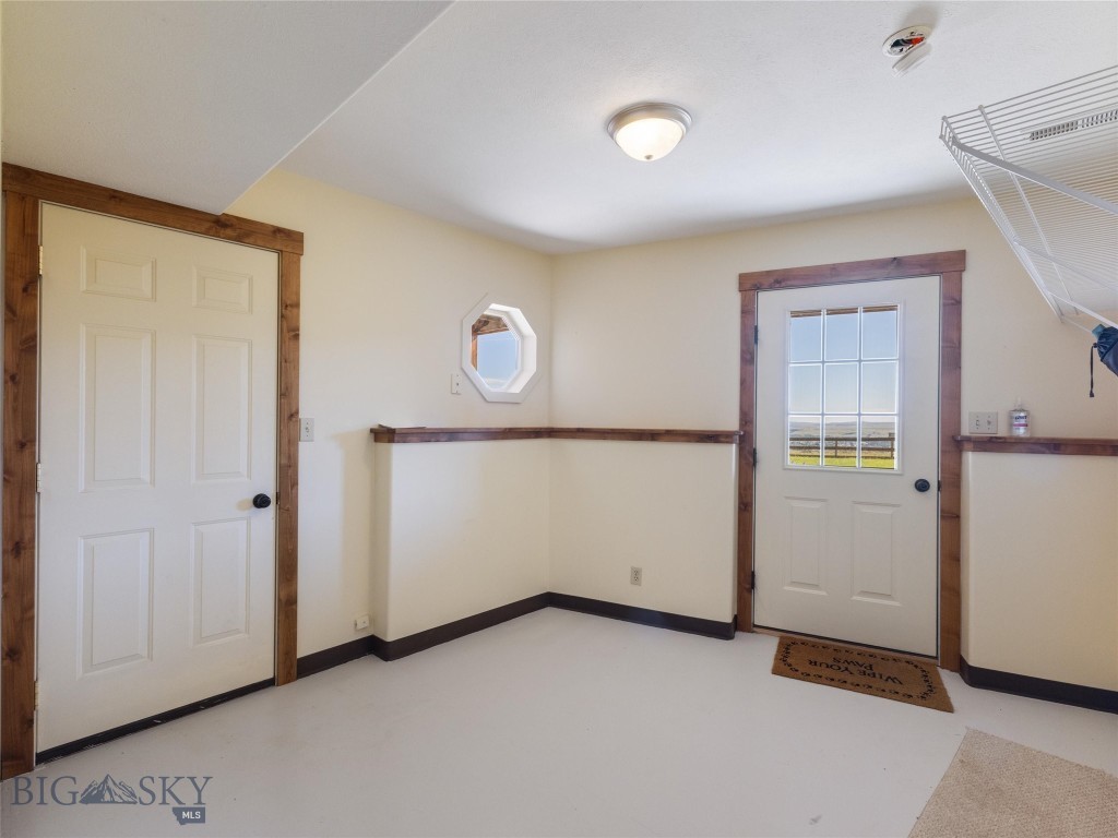 29 S Wineglass Loop S, Livingston MT 59047