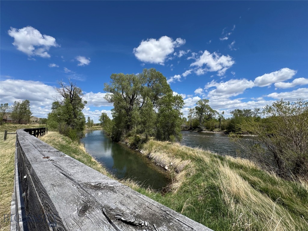 3 Fishing Hole DR, Big Timber MT 59011