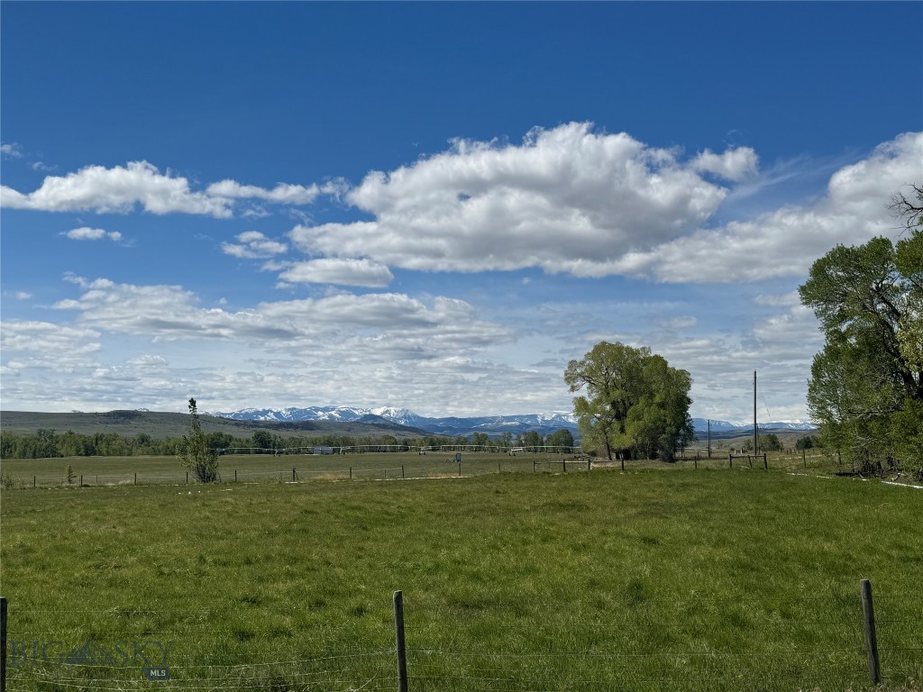 3 Fishing Hole DR, Big Timber MT 59011