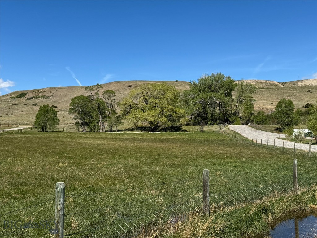 3 Fishing Hole DR, Big Timber MT 59011