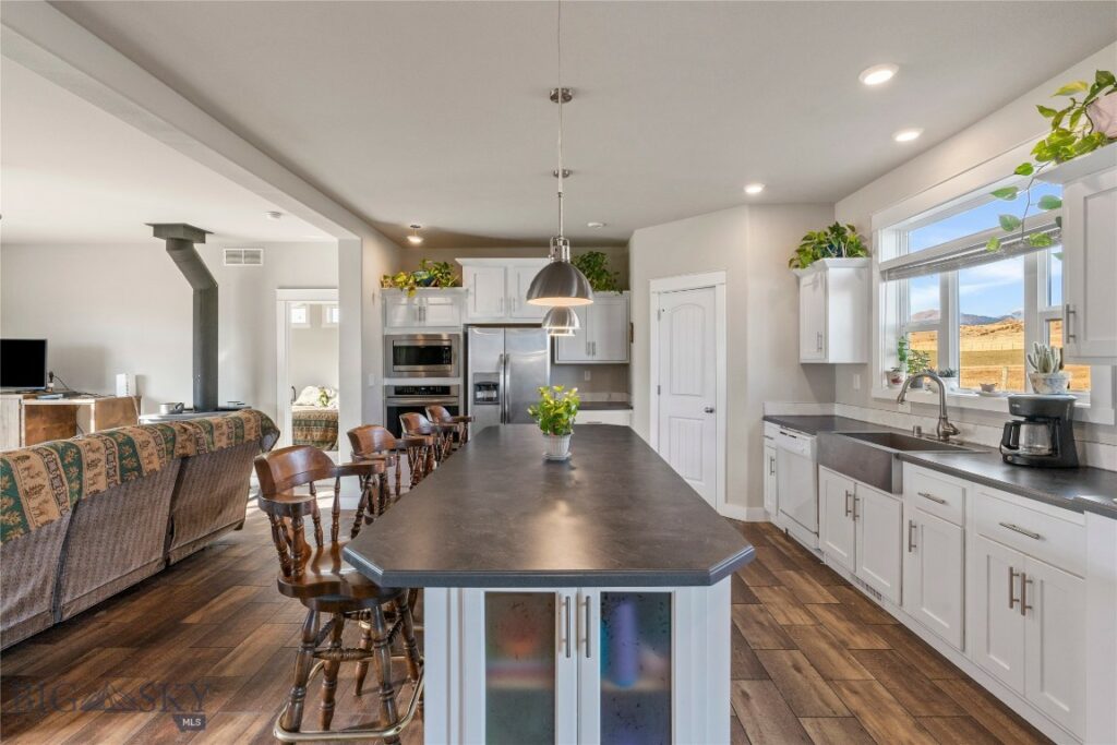 30 Mountain View Road, Sheridan MT 59749