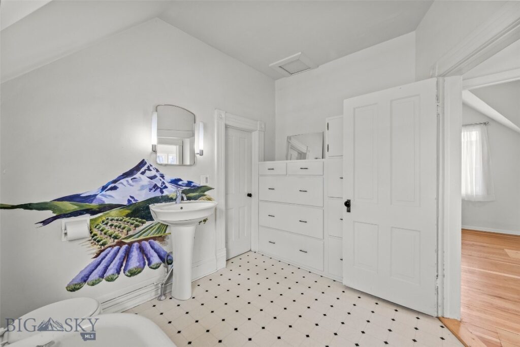 303 S Yellowstone Street, Livingston MT 59047