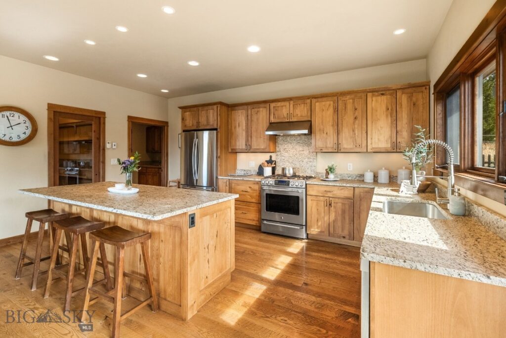 303 S Big Elk Meadow Road, Gallatin Gateway MT 59730
